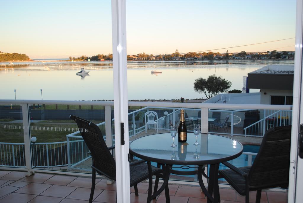 Crown Apartments Merimbula Exterior photo