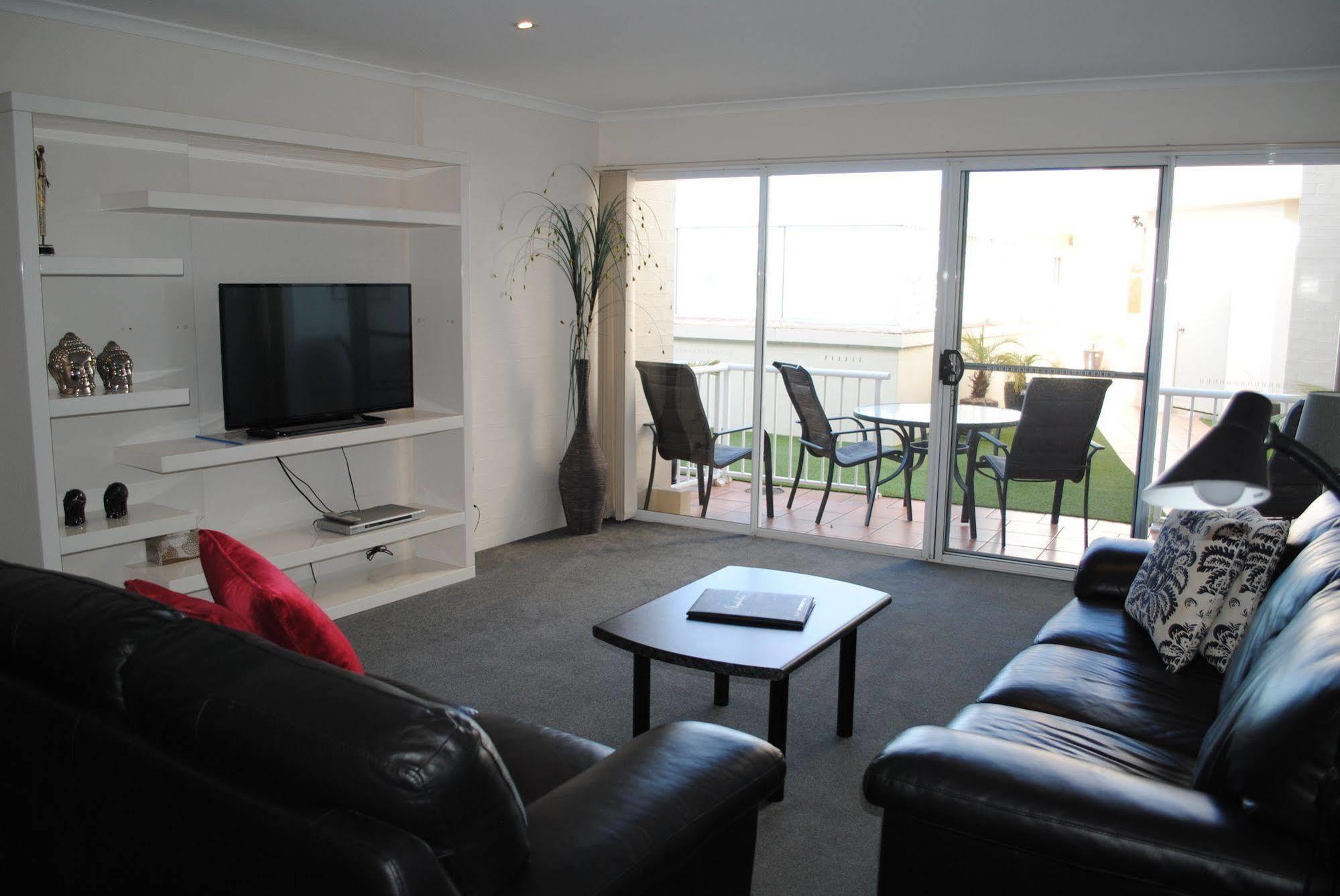 Crown Apartments Merimbula Exterior photo